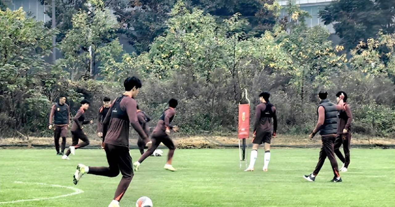 包含中超今晚再迎强敌，巴塞罗那完成体检，主帅态度——压力陡增，年轻球员得到机会的词条开云APP